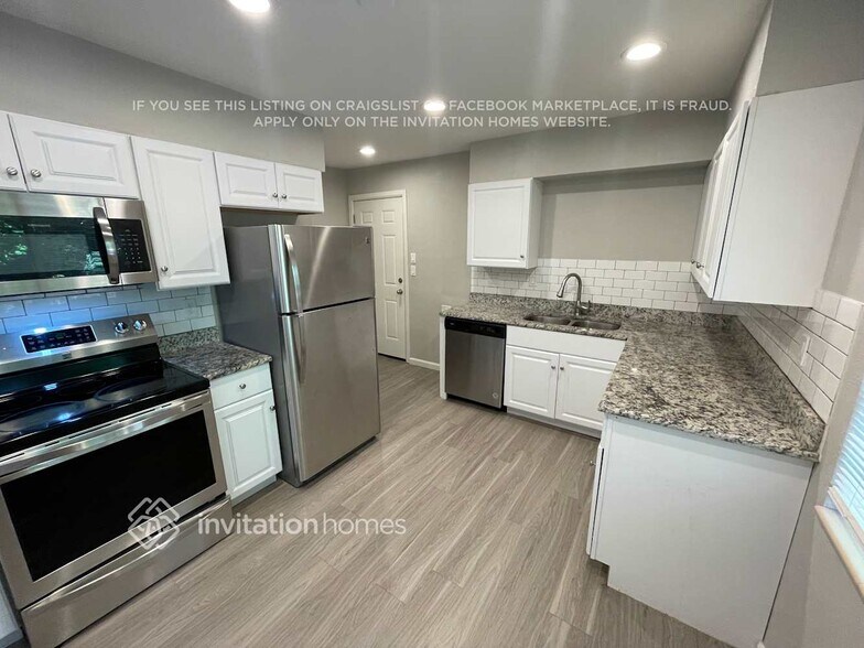 Building Photo - 6209 Brooks Dr