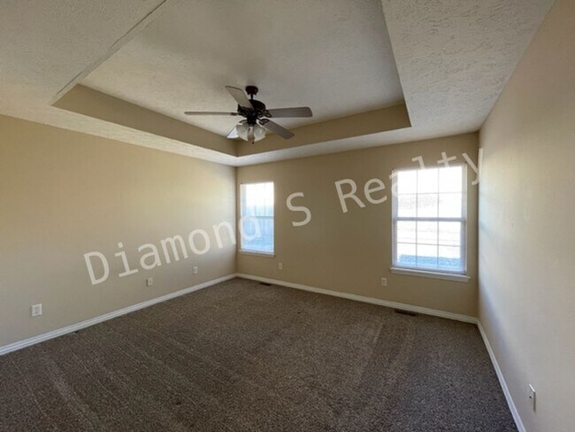 Building Photo - Lovely 3 bedroom home available!  Sequiota...