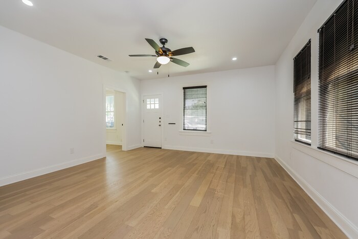 Building Photo - 302 W Dabney St