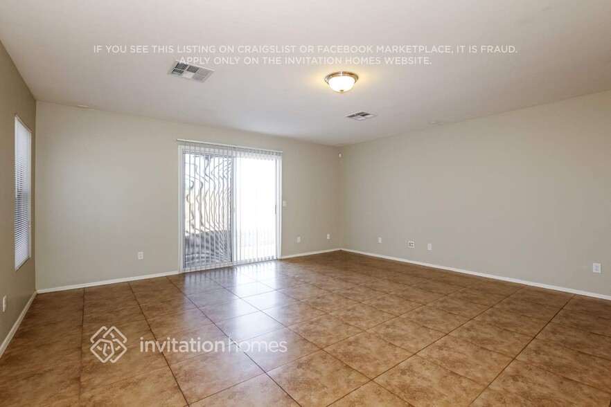 Building Photo - 9049 N 115th Dr