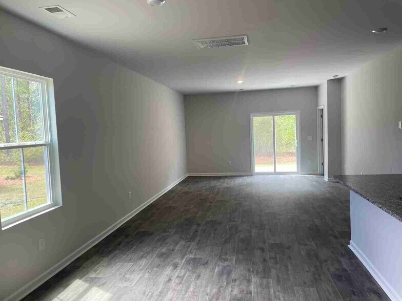Building Photo - 454 Ladyfish Loop NW