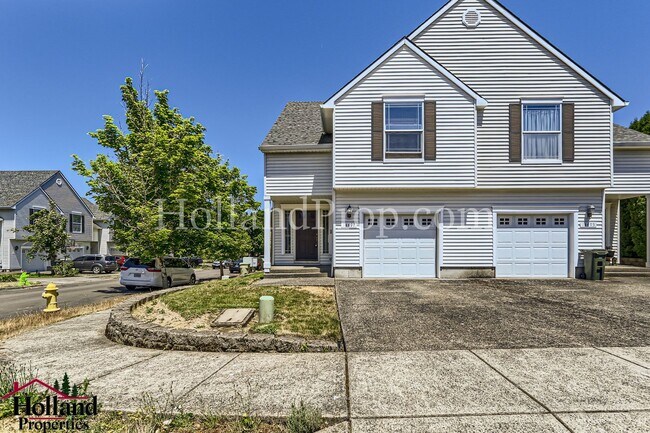 Building Photo - Beautiful Duplex with Great Location!!!