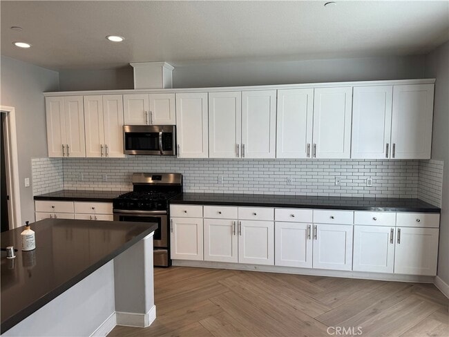 Building Photo - 501 Villa Way