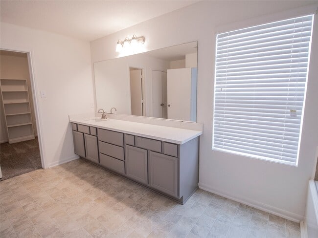 Building Photo - 2314 Zephyr Ln