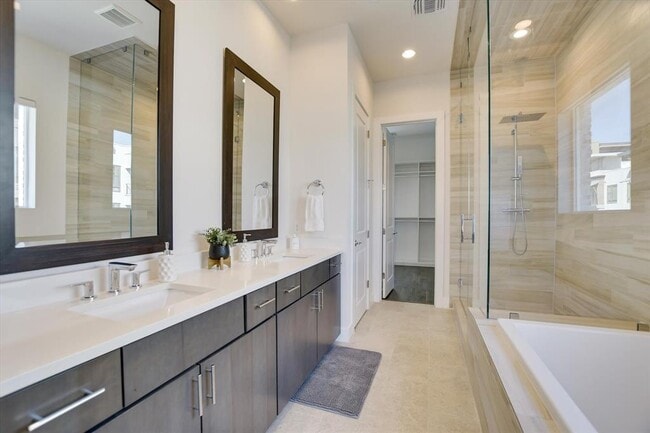 Building Photo - 1301 Town Creek Dr