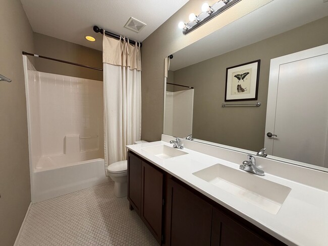 Building Photo - 37836 Divot Dr