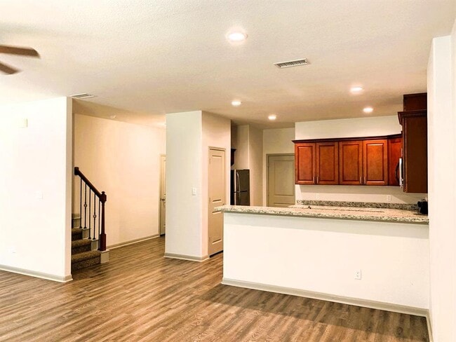 Building Photo - 618-626 Magnolia Bend