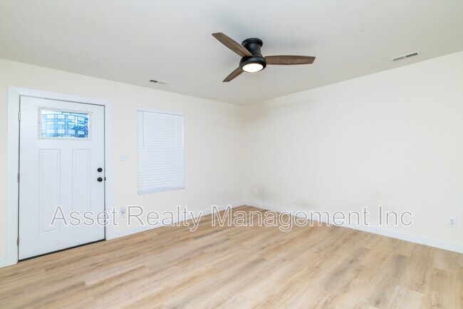 Building Photo - 205 Kingwood Rd