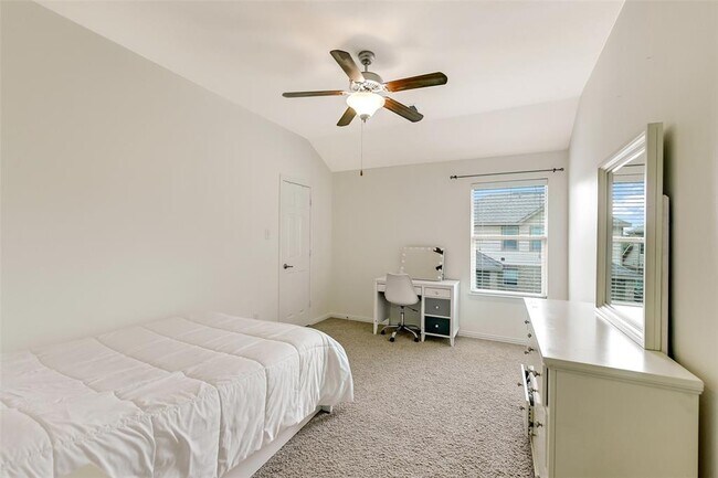 Building Photo - 12106 Coldwater Cove Ln