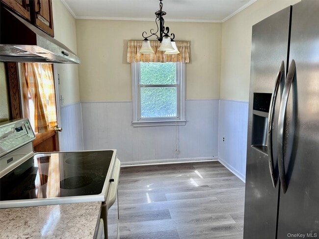 Building Photo - 484 Chelsea Rd