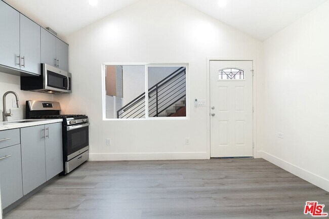 Building Photo - 1327 23rd St