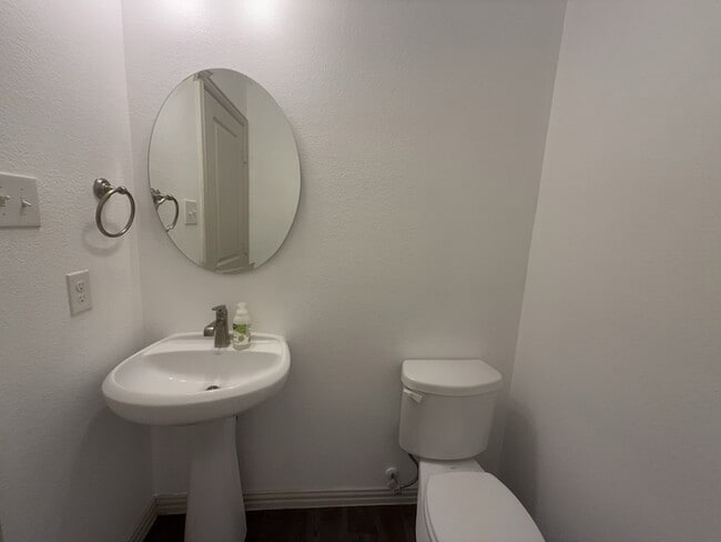 Building Photo - 4027 Snow Goose Trl