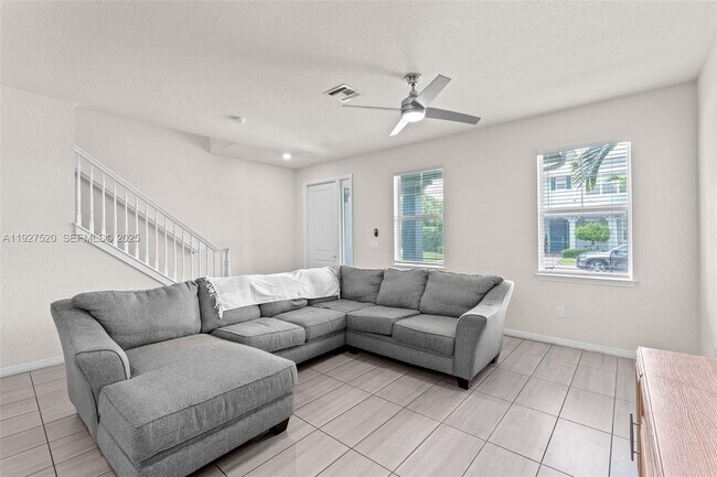 Building Photo - 1190 Eucalyptus Dr