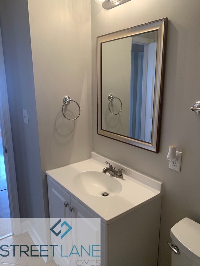 Building Photo - Charming 3 Bedroom in Columbus!