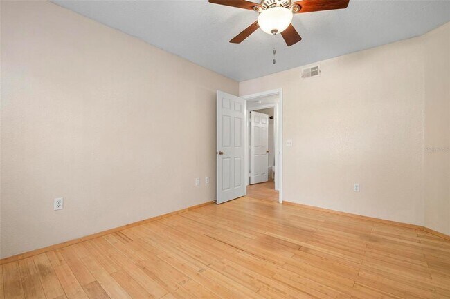 Building Photo - 850 S Tamiami Trl