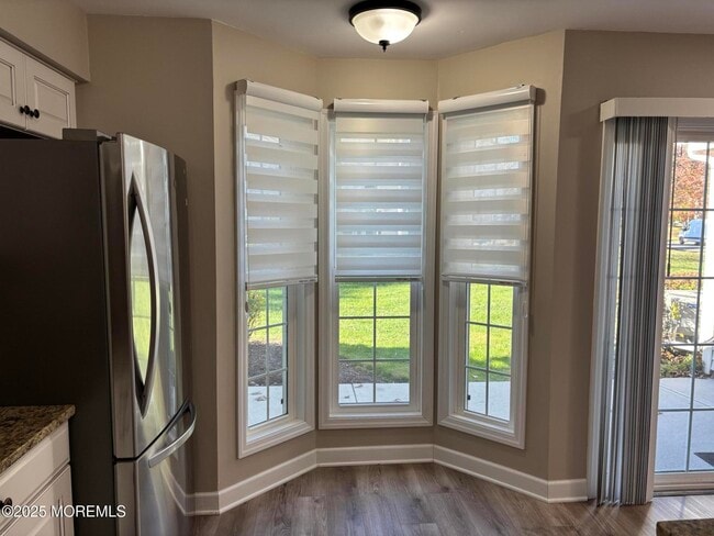 Building Photo - 248 Larchwood Ct