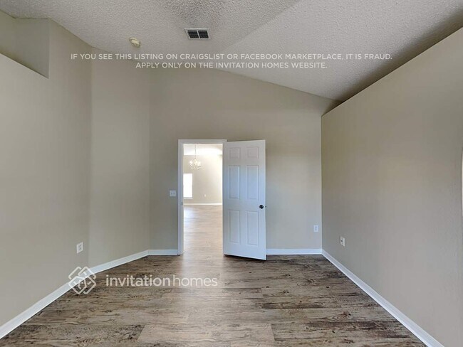 Building Photo - 10436 Opus Dr