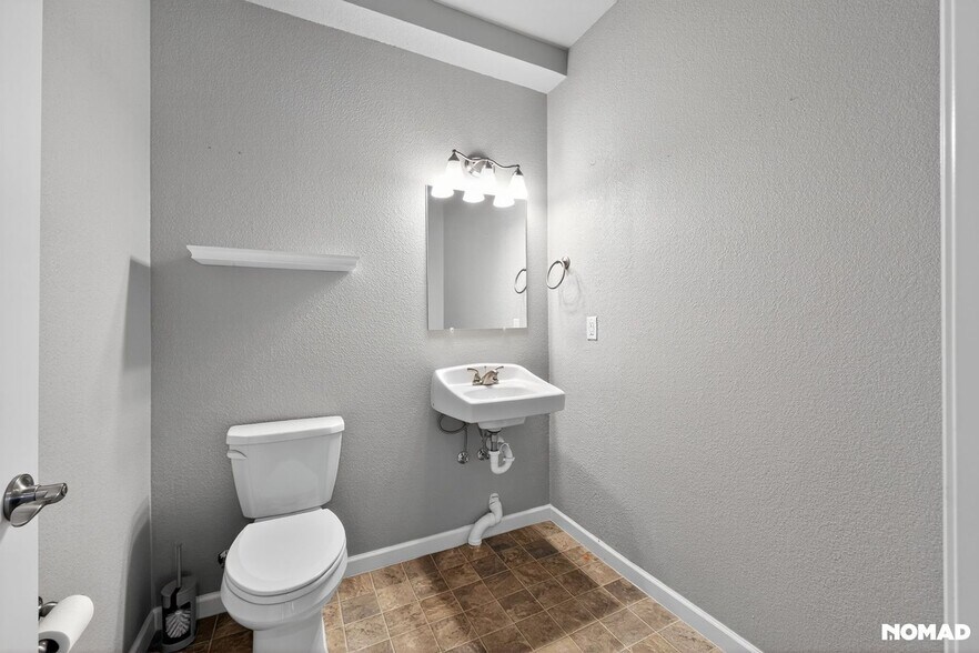 Building Photo - 11250 Florence St