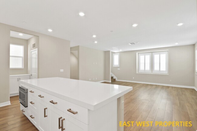 Building Photo - 25 Stetson St