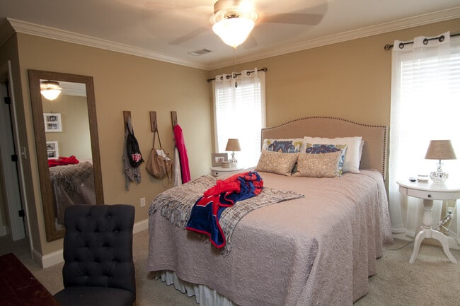 Building Photo - Falls Grove