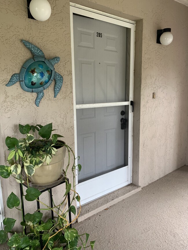 Building Photo - 4135 Cedar Creek Cir