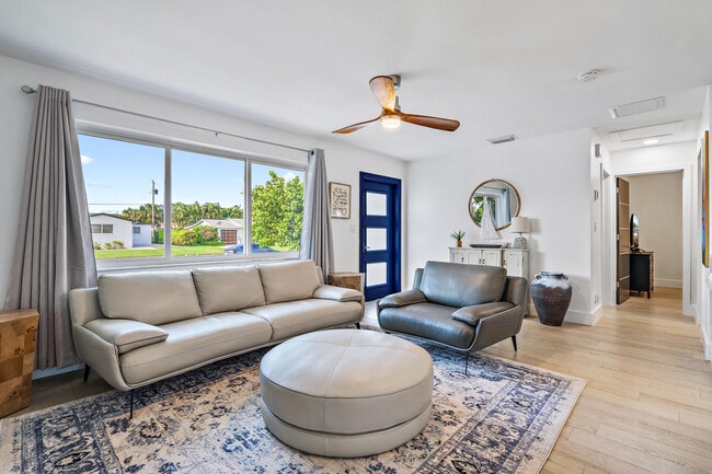 Building Photo - 428 Ebbtide Dr