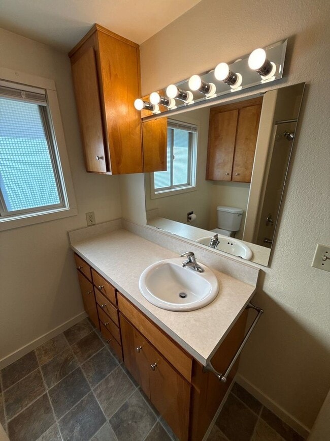 Building Photo - 411 E 3rd St