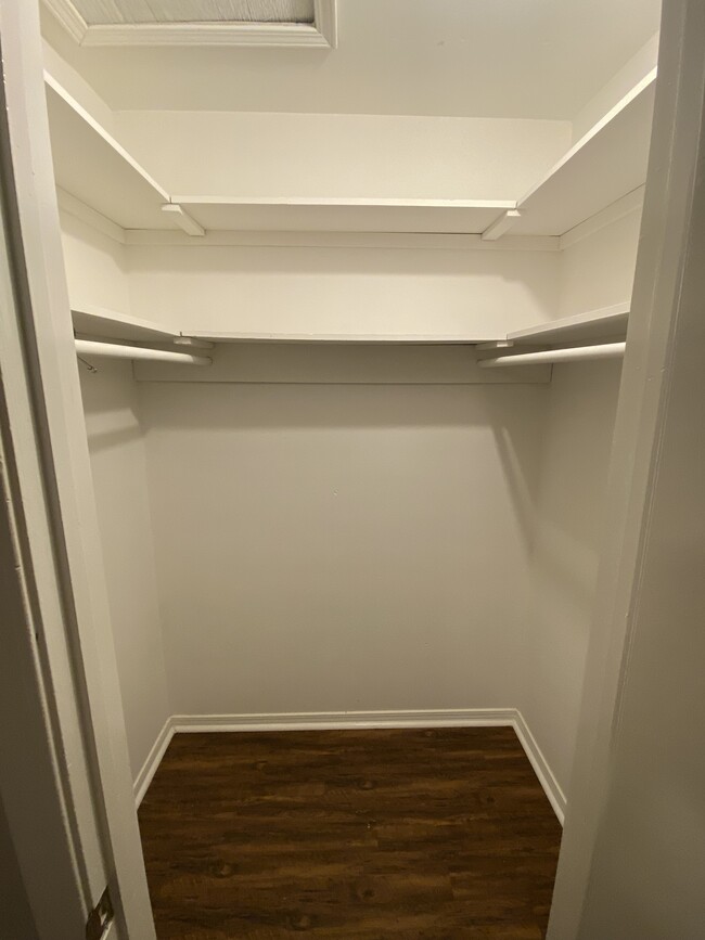 Left side bedroom closet - 13387 Rhudy Dr