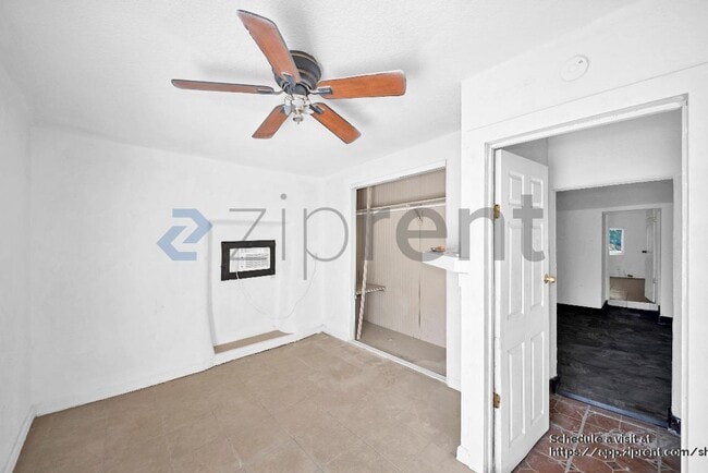 Building Photo - 82481 Valencia Ave