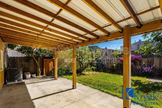 Building Photo - 1616 Fern Pl