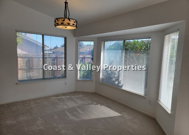 Building Photo - King City home for RENT!!!