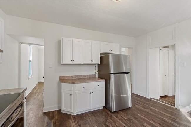 Building Photo - Coming Soon - Spacious 4 Bedroom, 2 Bath H...