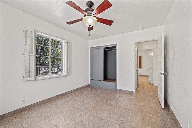 Building Photo - 2348 E Drachman St