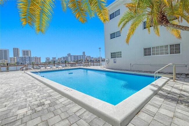 Building Photo - 462 Golden Isles Dr