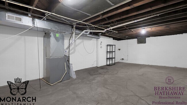 Building Photo - 223-227 S Warren