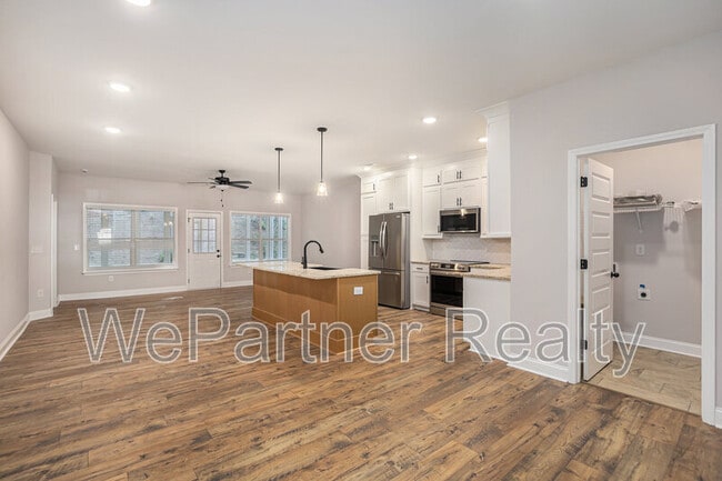 Building Photo - 138 Crestpoint Rd