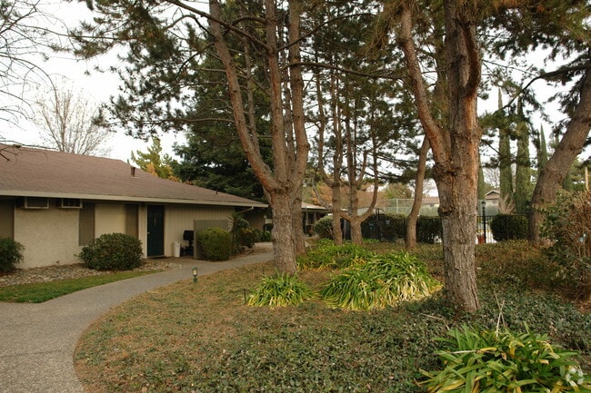 Building Photo - Chico Villa East Apartments