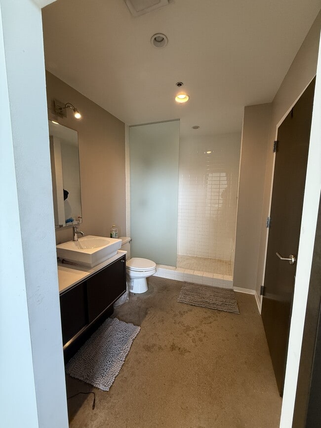 Building Photo - 2115 Yeaman Pl