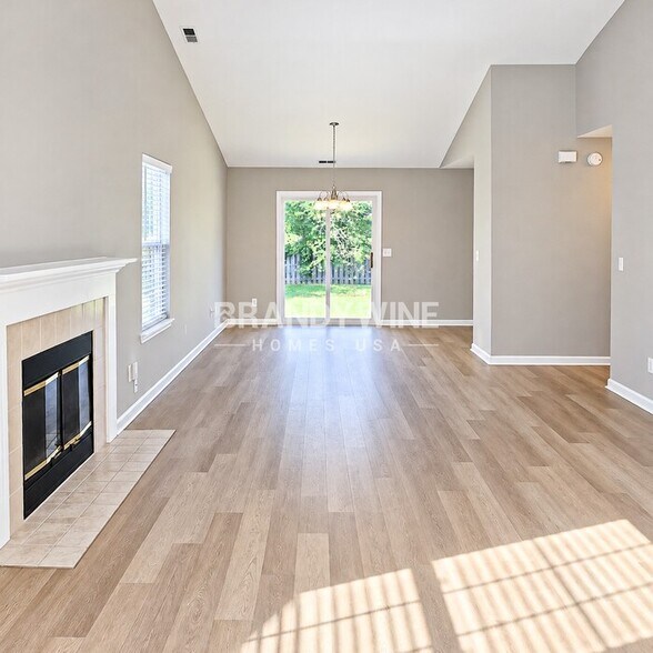 Building Photo - 8446 Country Meadows Dr