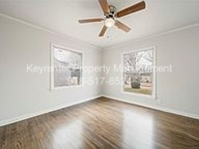 Building Photo - Updated 2 Bed 1 Bath Rental Home Tulsa