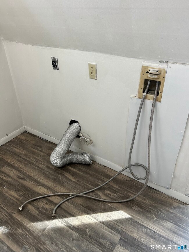 Building Photo - 168 High St