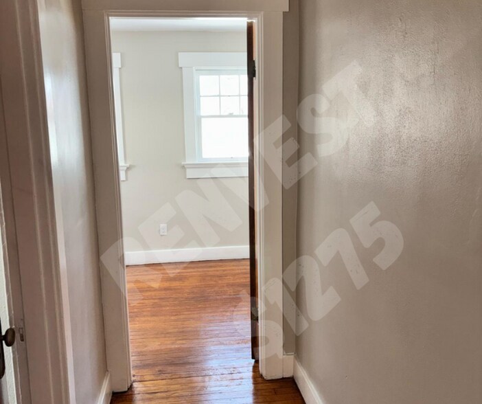 Building Photo - 2112 Ravenwood Ave