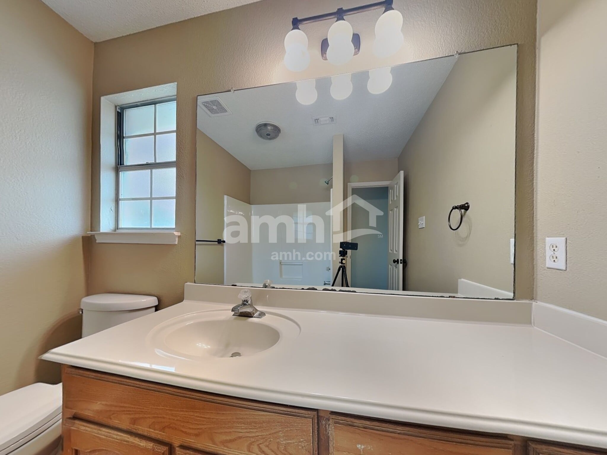 Building Photo - 7312 Glen Dr