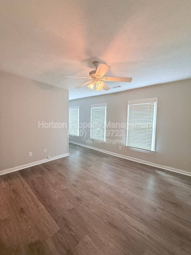 Building Photo - 3512 Nutmeg Dr