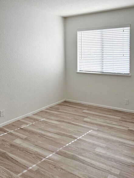 Building Photo - 4745 Karling Pl