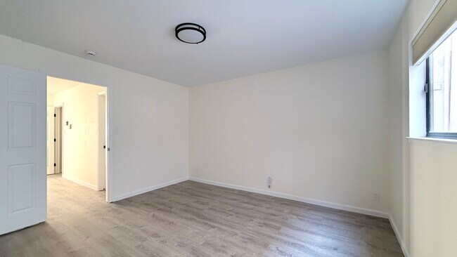 Building Photo - 1885 Pacific Ave