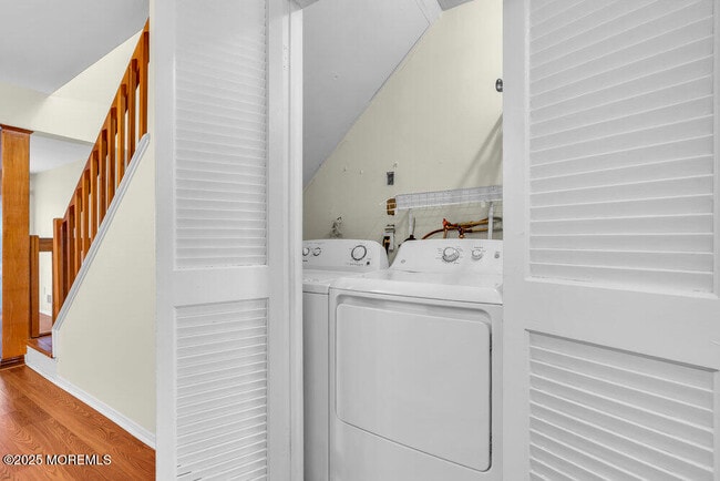 Building Photo - 438 Oak Knoll Dr