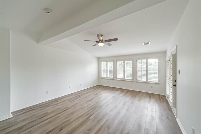 Building Photo - 1202 Maroon Ln
