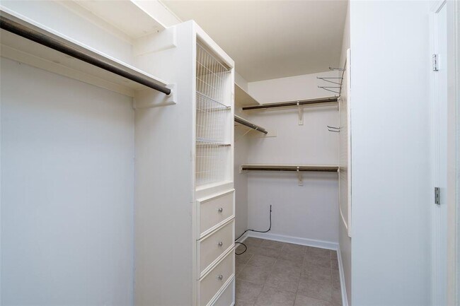 Building Photo - 11602 Jaycreek Dr