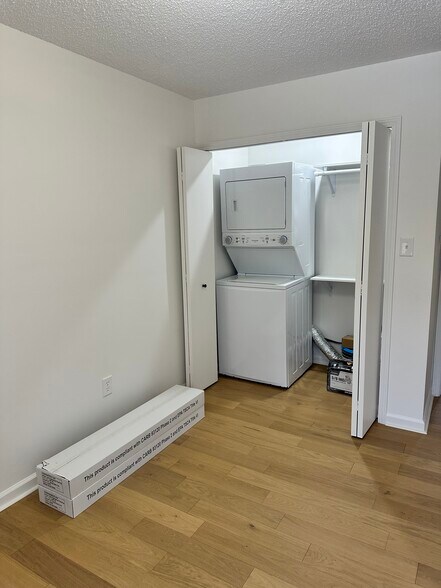 Building Photo - 1653 Cass Lake Rd